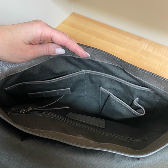 Grey and Black Leather laptop / tote bag - Picture 4 of 9